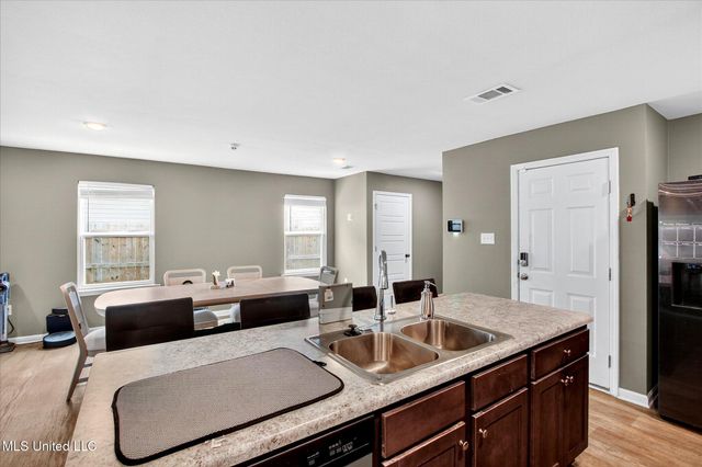 2117 Toulouse Street, Ocean Springs, MS 39564