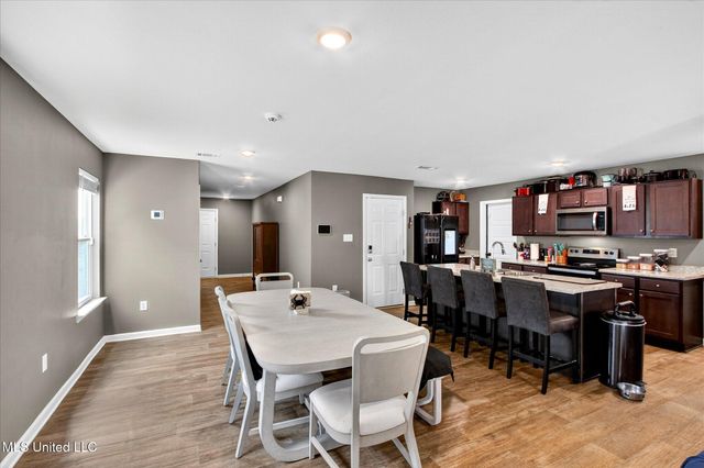 2117 Toulouse Street, Ocean Springs, MS 39564