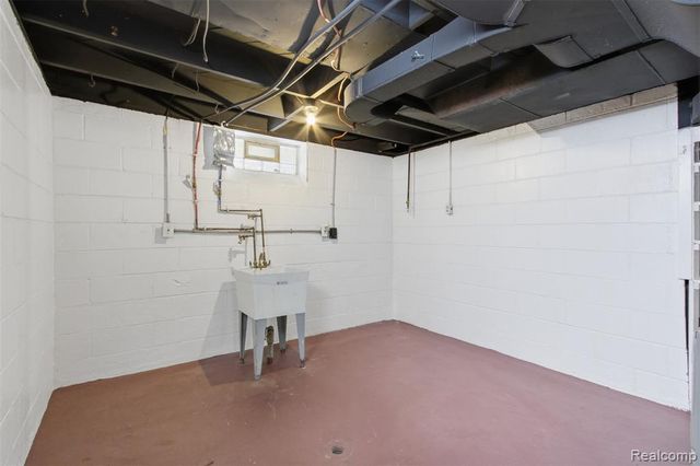 19327 Sunset Street, Detroit, MI 48234