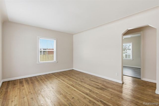 19327 Sunset Street, Detroit, MI 48234