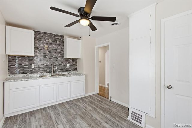 19327 Sunset Street, Detroit, MI 48234