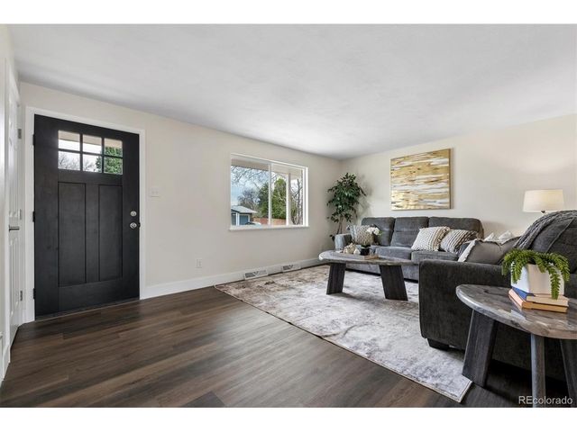 1635 Atwood St, Longmont, CO 80501