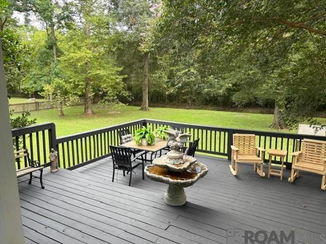 18911 Tall Oaks Ct, Baton Rouge, LA 70817