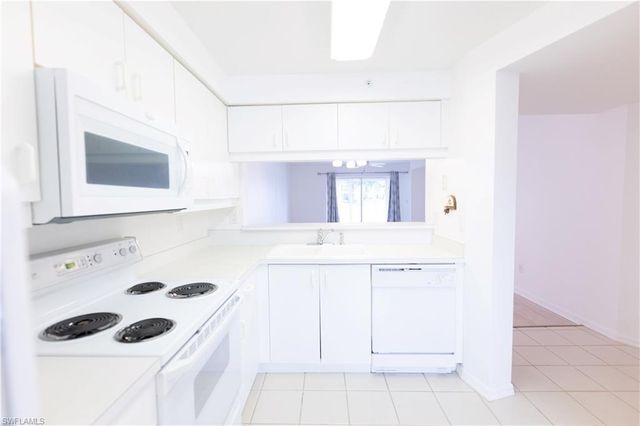 2456 Millcreek LN 102, Naples, FL 34119