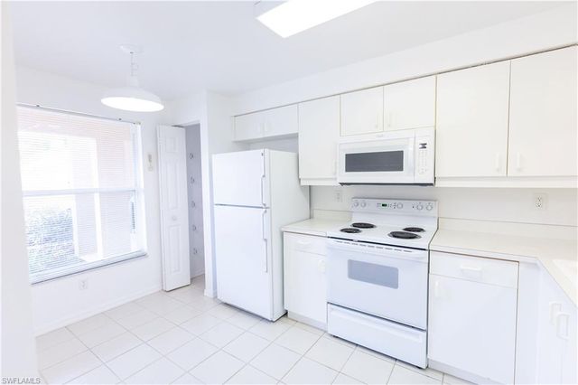 2456 Millcreek LN 102, Naples, FL 34119