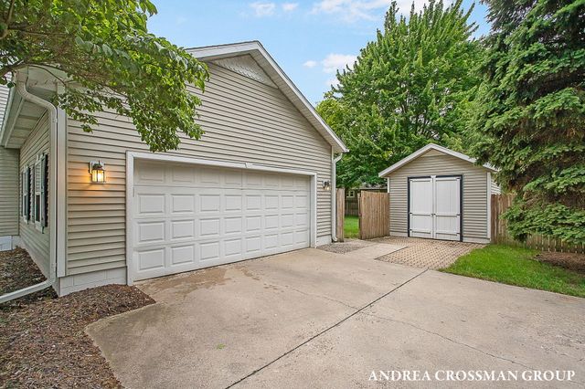 15213 Meadowwood Drive, Grand Haven Twp, MI 49417
