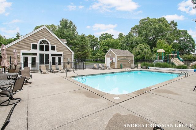 15213 Meadowwood Drive, Grand Haven Twp, MI 49417