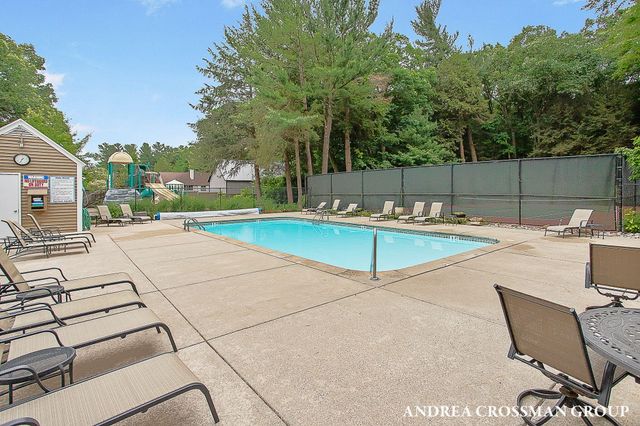 15213 Meadowwood Drive, Grand Haven Twp, MI 49417