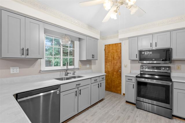 1809 Whitegate Lane, Kalamazoo, MI 49009