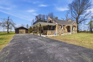 2015 S Farm Road 107, Springfield, MO 65802