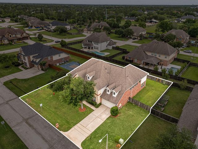 2321 Lakeway Drive, Friendswood, TX 77546