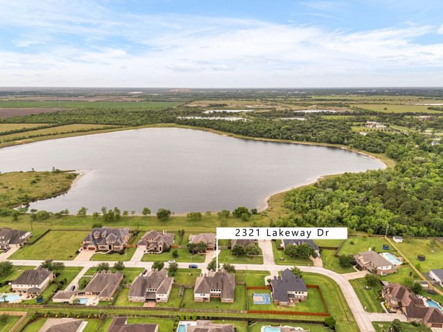 2321 Lakeway Drive, Friendswood, TX 77546
