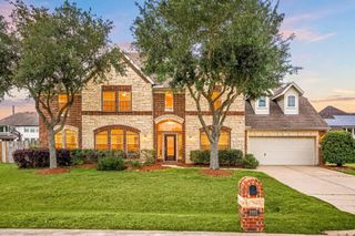 2321 Lakeway Drive, Friendswood, TX 77546