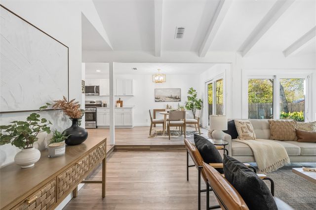 6710 Kings PT W, Austin, TX 78723