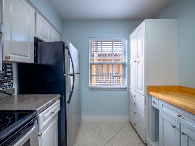 1020 Lake Shore Drive 202, Lake Park, FL 33403