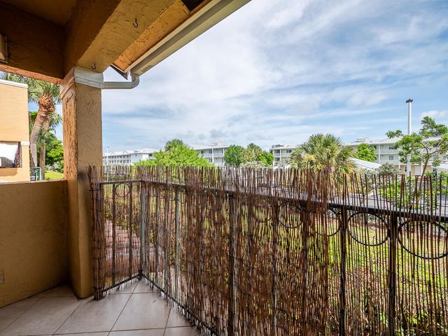 1020 Lake Shore Drive 202, Lake Park, FL 33403