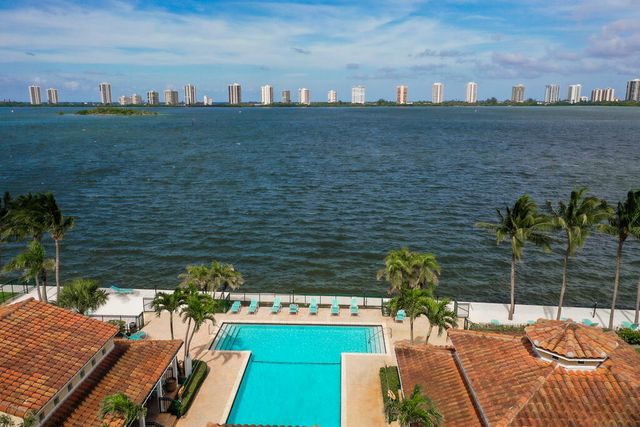 1020 Lake Shore Drive 202, Lake Park, FL 33403