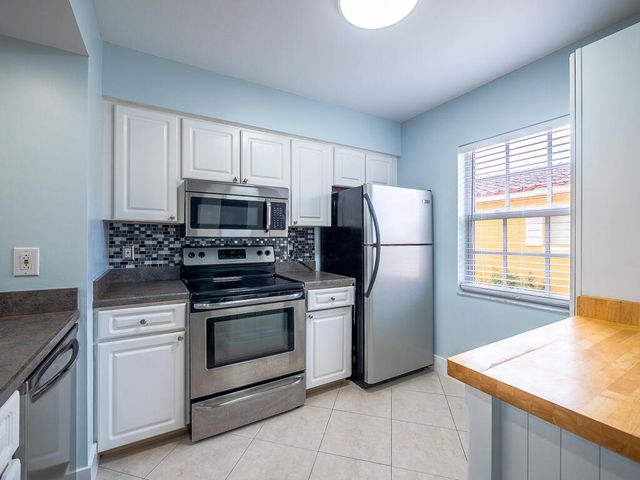 1020 Lake Shore Drive 202, Lake Park, FL 33403