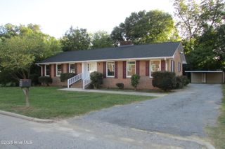 114 Eastover Avenue, Clinton, NC 28328