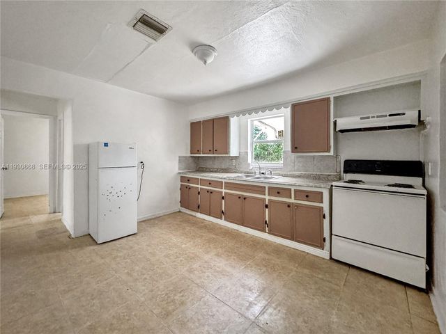 1269 SW 25th Ave 1, Fort Lauderdale, FL 33312