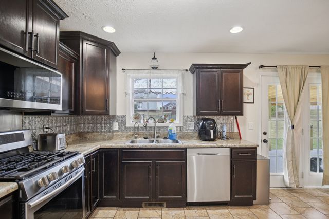 139 Buttermere Dr, Clarksville, TN 37040