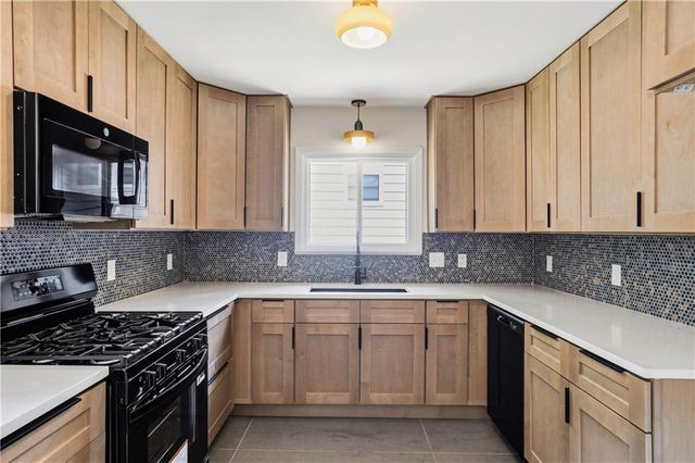 7806 Campbell Street, Kansas City, MO 64131