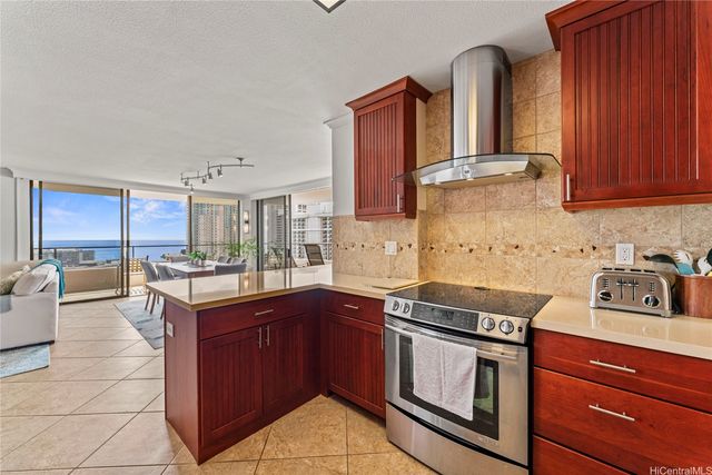 1910 Ala Moana Boulevard 29A, Honolulu, HI 96815