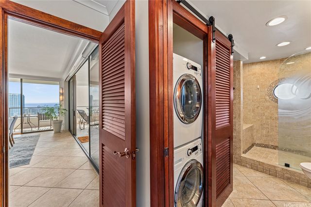 1910 Ala Moana Boulevard 29A, Honolulu, HI 96815