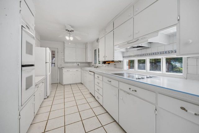 1436 Carrington Street, Janesville, WI 53546