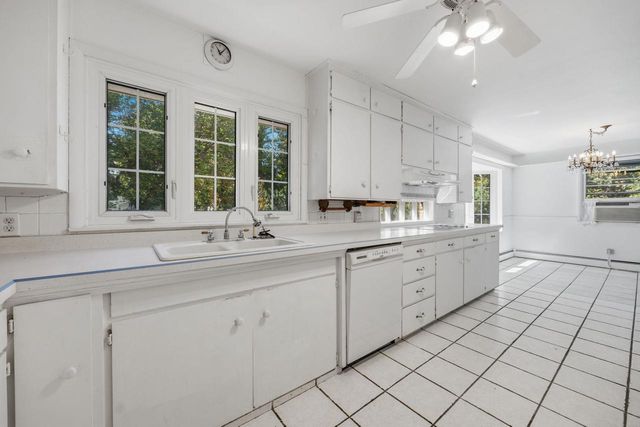 1436 Carrington Street, Janesville, WI 53546