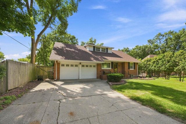 1436 Carrington Street, Janesville, WI 53546