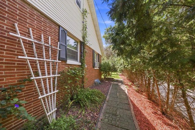 1436 Carrington Street, Janesville, WI 53546