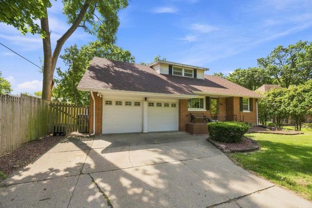 1436 Carrington Street, Janesville, WI 53546
