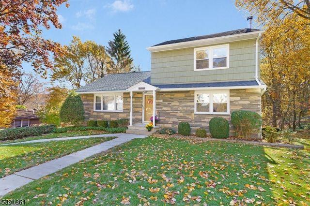 13 Paderewski Rd, Jefferson Twp., NJ 07438