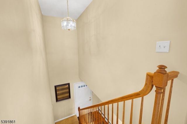 13 Paderewski Rd, Jefferson Twp., NJ 07438