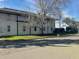 8105 Capwell Dr, Oakland, CA 94621