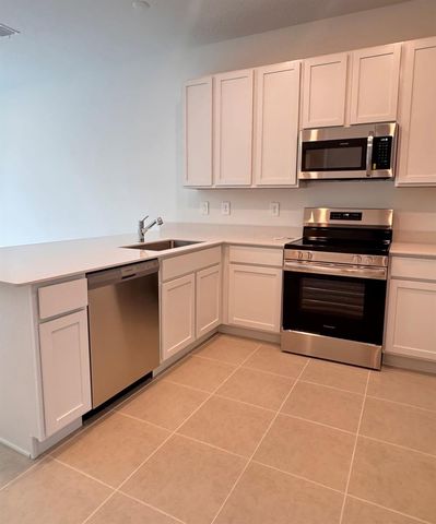 2769 SKYLINE LOOP, Kissimmee, FL 34758