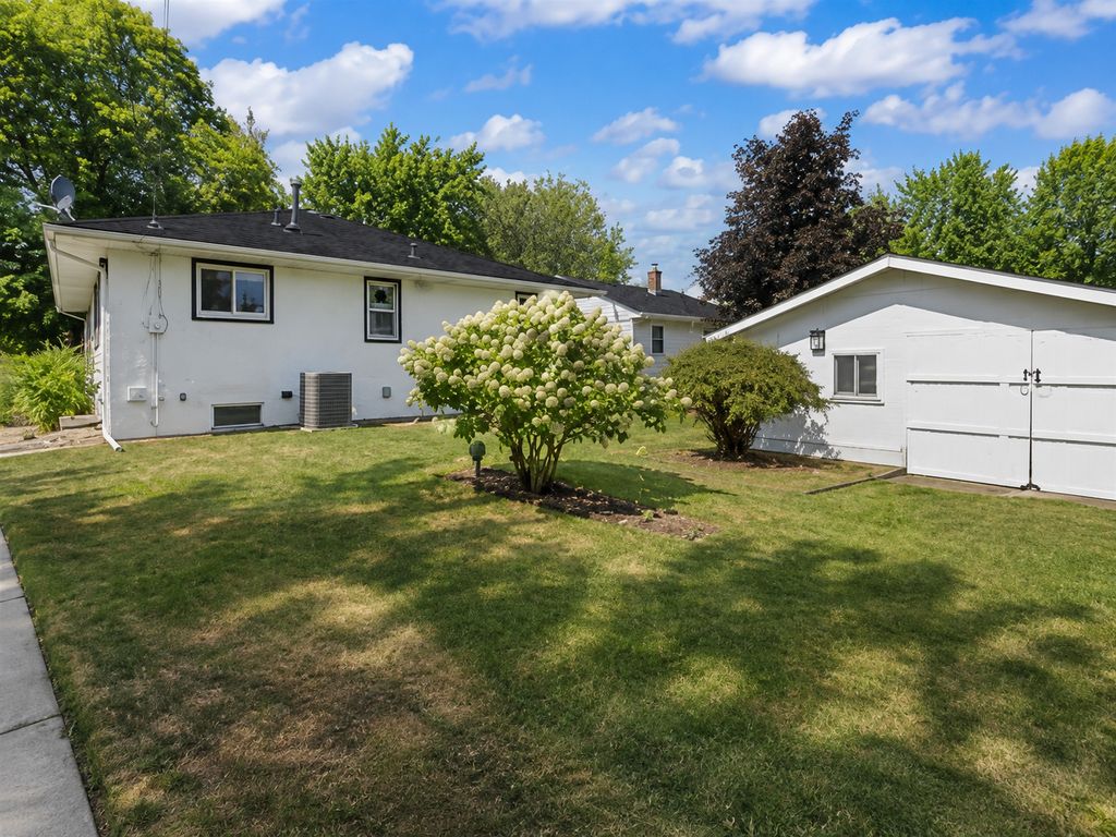 1228 Lincoln Avenue, Saint Paul Park, MN 55071 — photo 2