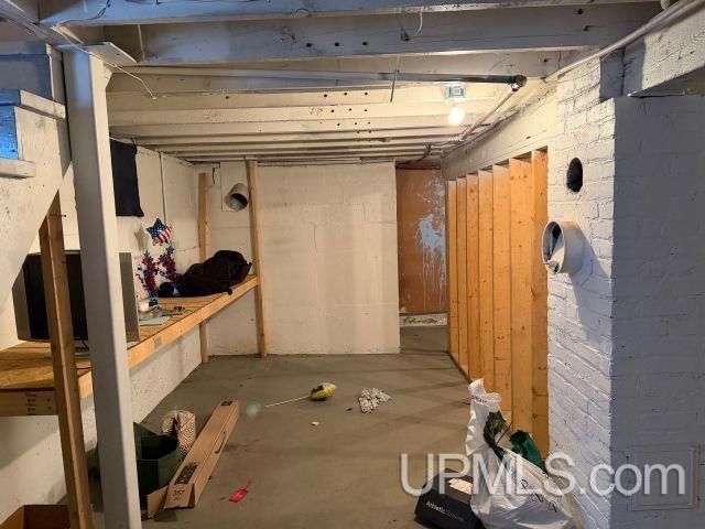 1003 W A Street, Iron Mountain, MI 49801