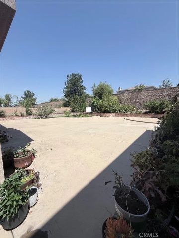 16360 River Glen, Fontana, CA 92336