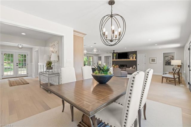 135 Boxwood Circle, Advance, NC 27006