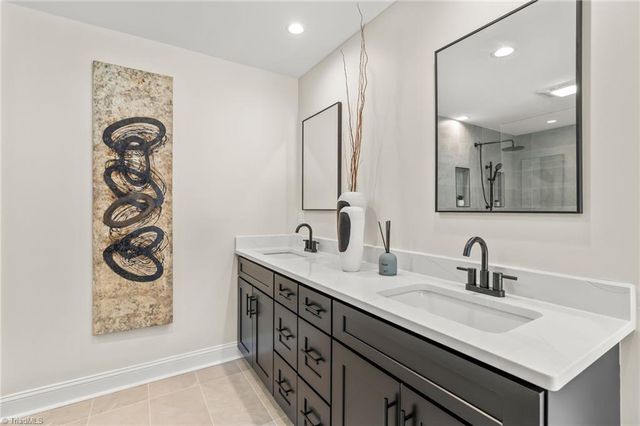 135 Boxwood Circle, Advance, NC 27006