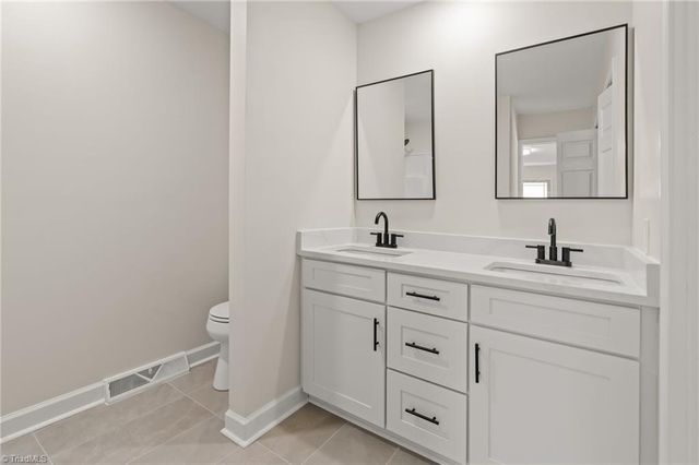 135 Boxwood Circle, Advance, NC 27006