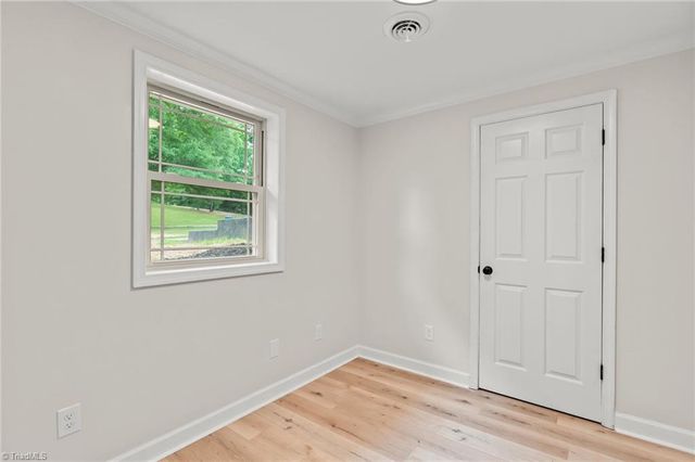 135 Boxwood Circle, Advance, NC 27006