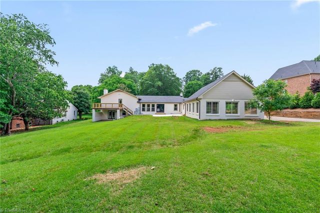 135 Boxwood Circle, Advance, NC 27006