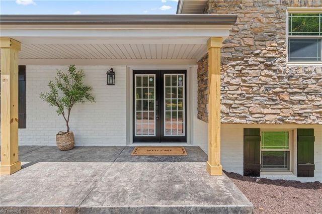 135 Boxwood Circle, Advance, NC 27006