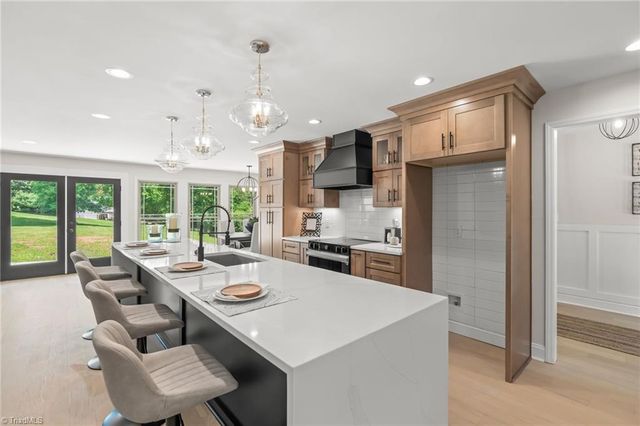 135 Boxwood Circle, Advance, NC 27006