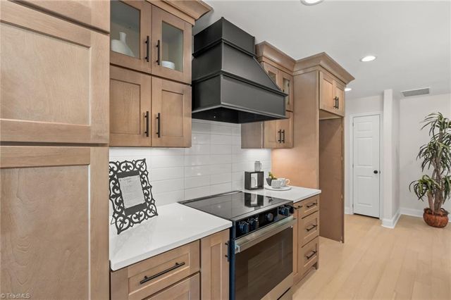 135 Boxwood Circle, Advance, NC 27006