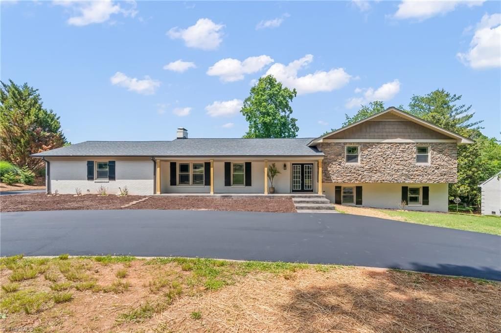 135 Boxwood Circle, Advance, NC 27006