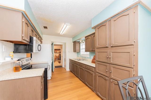 57715 Revilletown Dr, Plaquemine, LA 70764